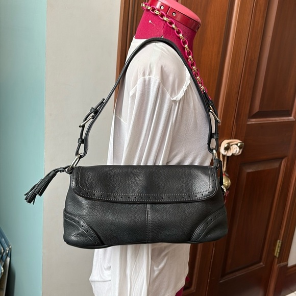 Charter club Mini shoulder bag EUC handbag pebbled leather black tooling silv - Picture 3 of 17